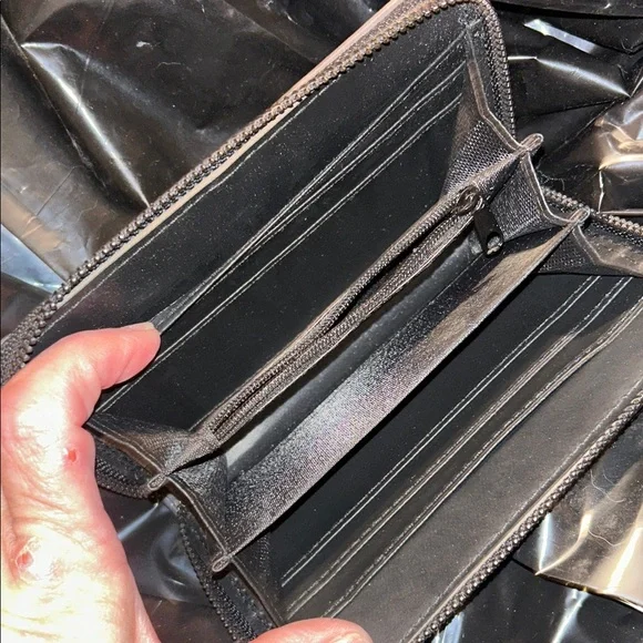 Black and White Zipper Wallet with Skeleton Design of Tarot Card “The Devil”- - Picture 3 of 5